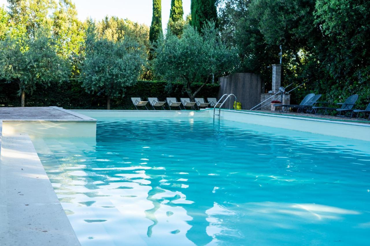 Hotel & Spa Villa Dei Mosaici 斯佩洛 外观 照片